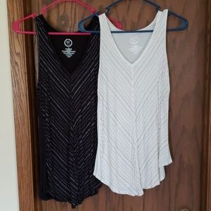 2 maurices tank tops